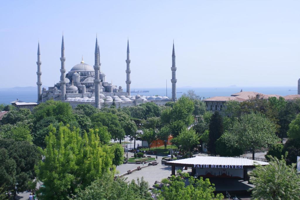Esra Sultan Petrol Hotel Stambuł Zewnętrze zdjęcie